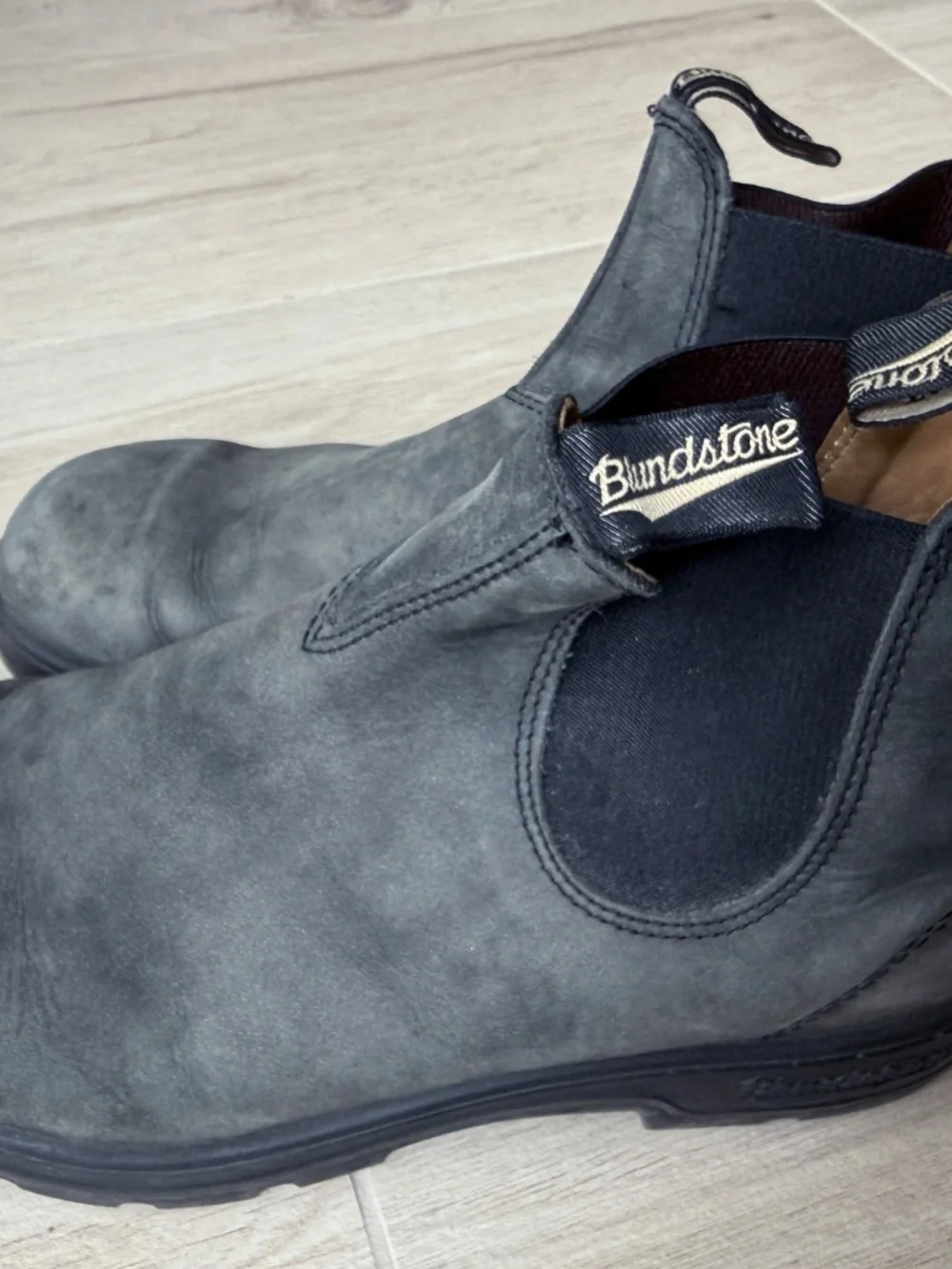 Blundstone Black Leather Chelsea Boots AU 9.5 / US Men’s 10.5.
